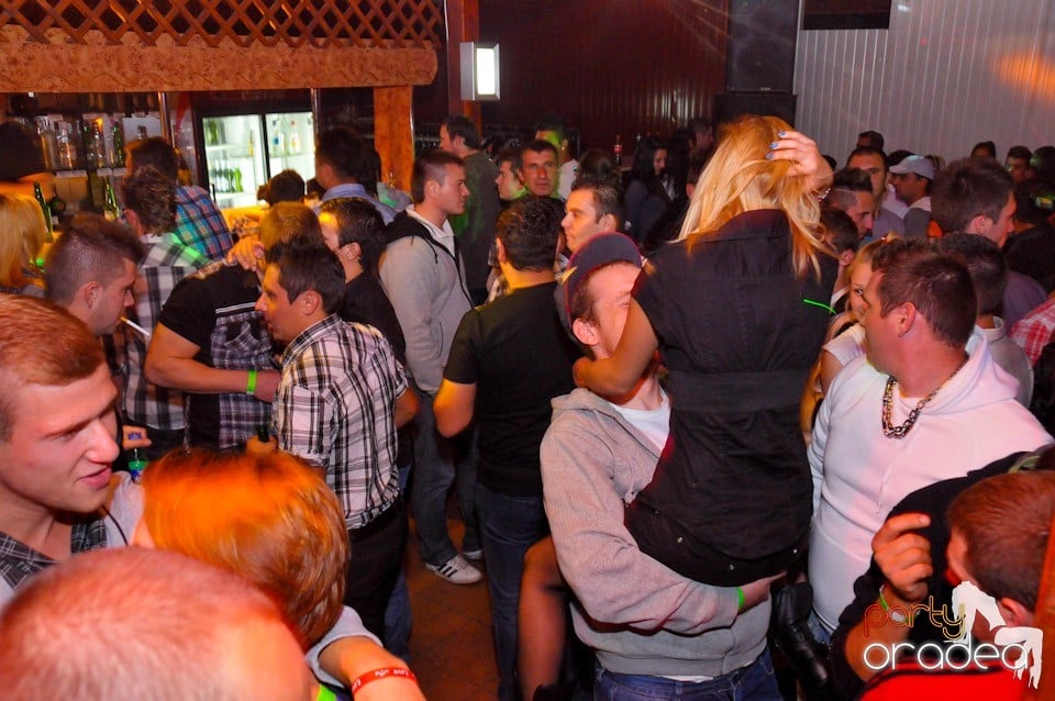 Dancer Girl Night în Disco Faház, 