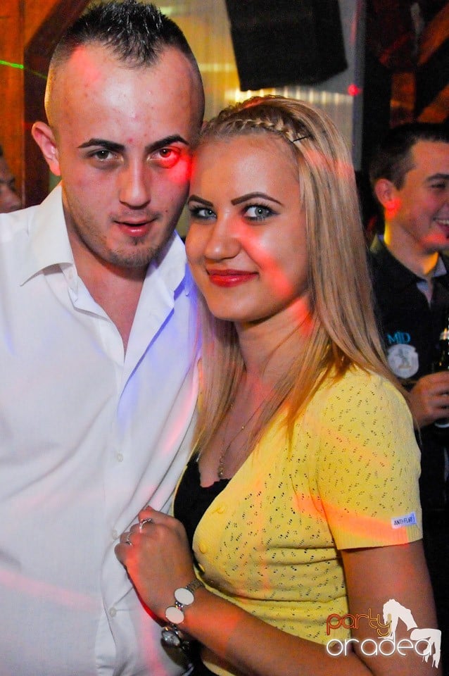 Dancer Girl Night în Disco Faház, 