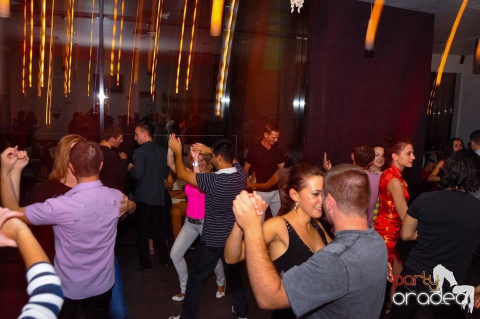 Dans în Blondy's Art Café, 