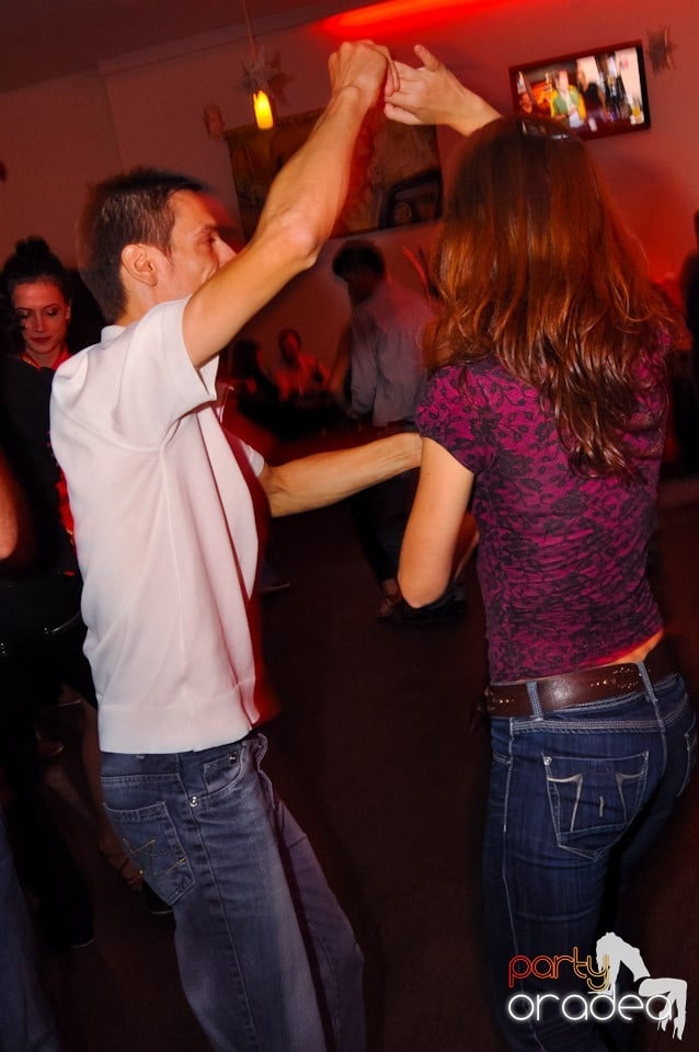 Dans în Blondy's Art Café, 