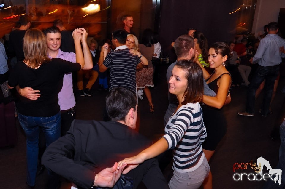 Dans în Blondy's Art Café, 