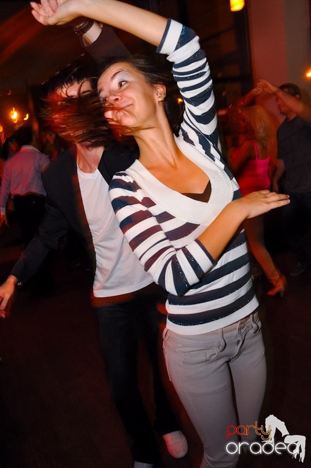 Dans în Blondy's Art Café, 