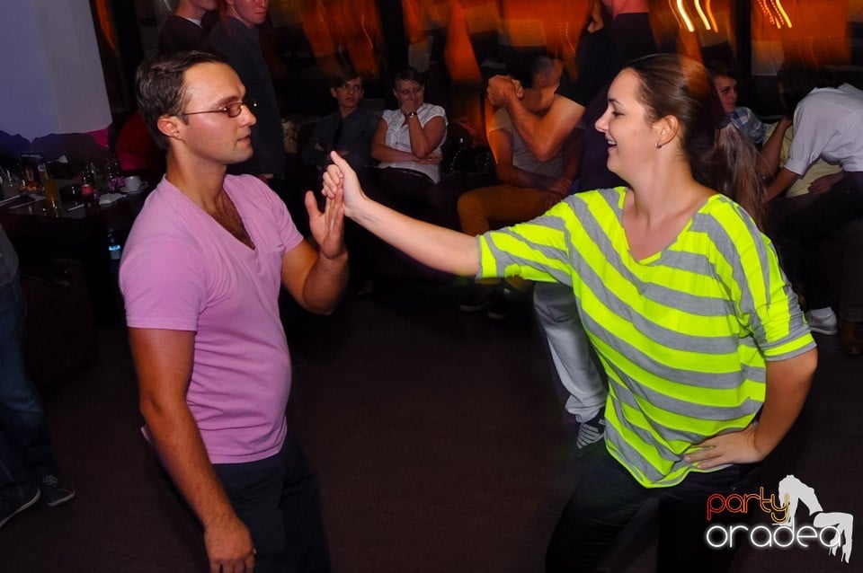 Dans în Blondy's Art Café, 