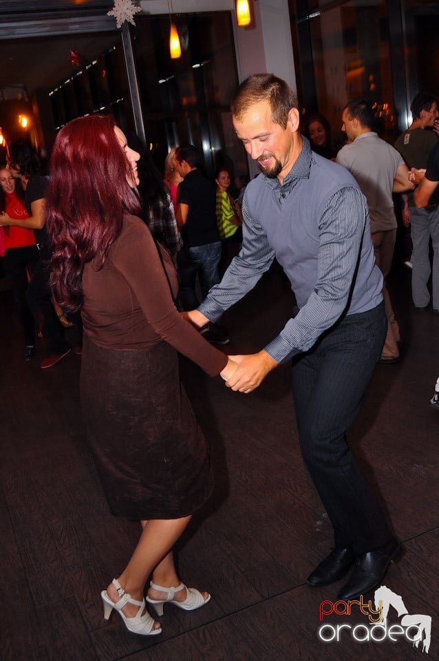 Dans în Blondy's Art Café, 