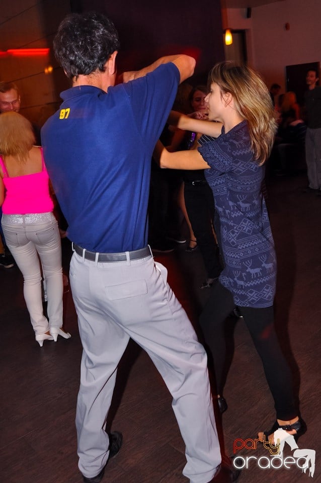 Dans în Blondy's Art Café, 