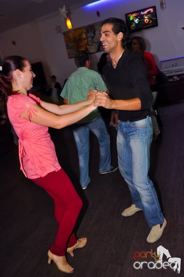 Dans în Blondy's Art Café, 