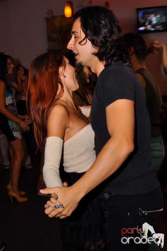 Dans în Blondy's Art Café, 