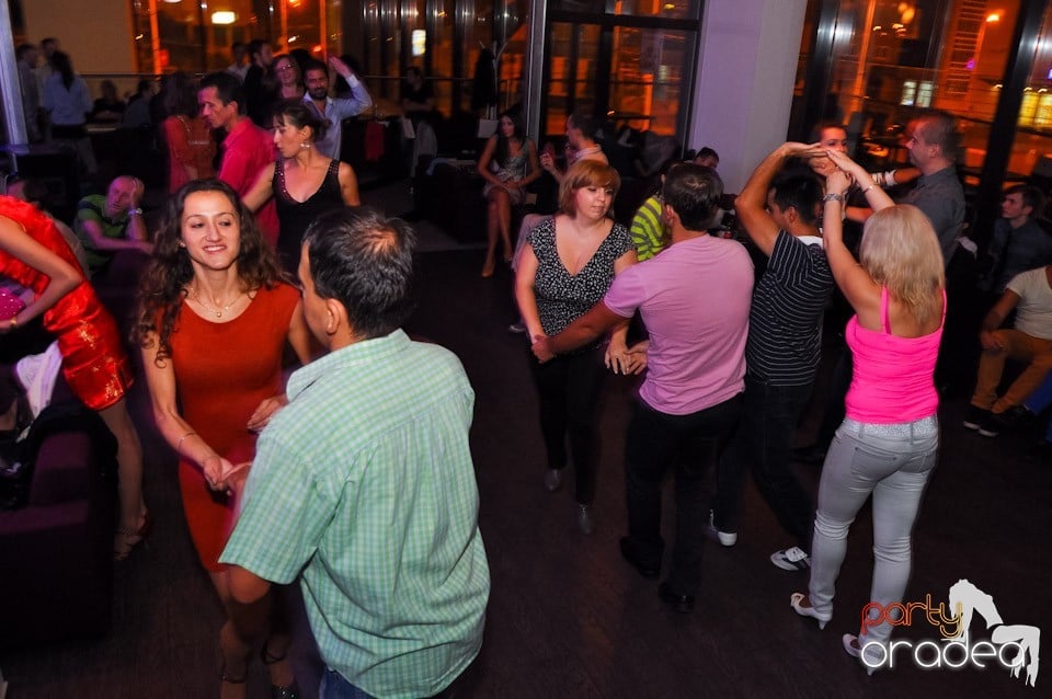 Dans în Blondy's Art Café, 