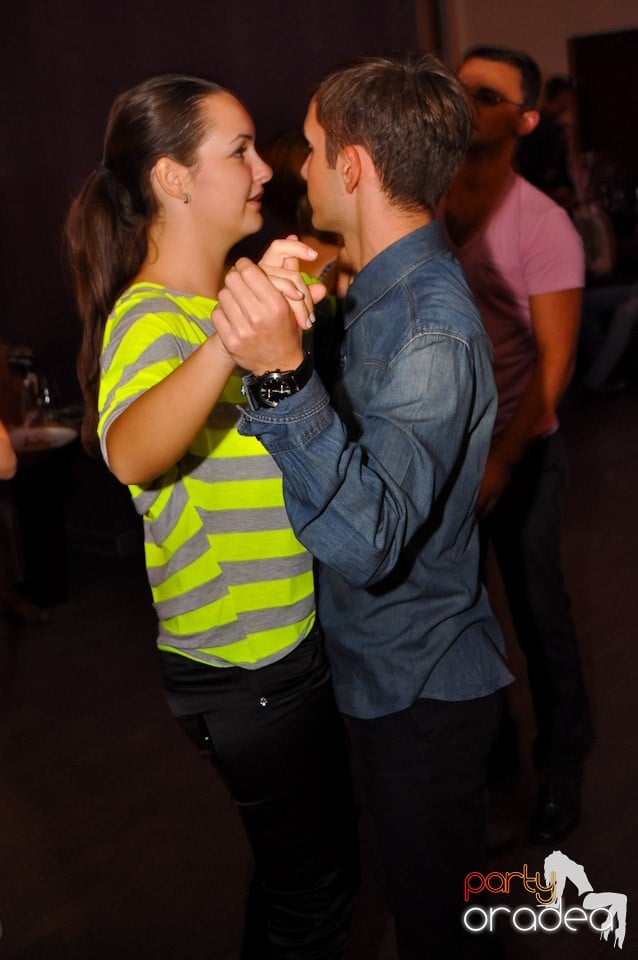 Dans în Blondy's Art Café, 