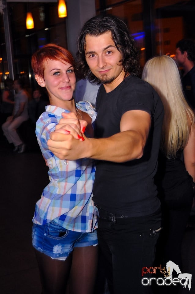 Dans în Blondy's Art Café, 