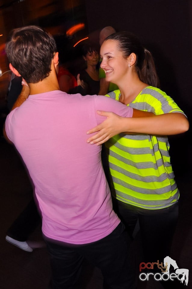 Dans în Blondy's Art Café, 