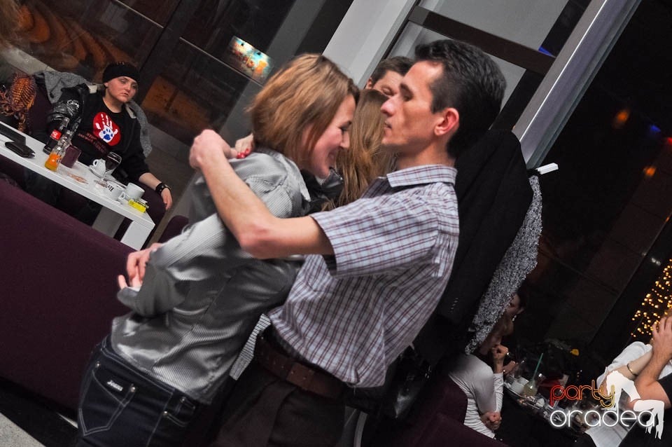 Dans şi distracţie în Blondy's Art Cafe, 