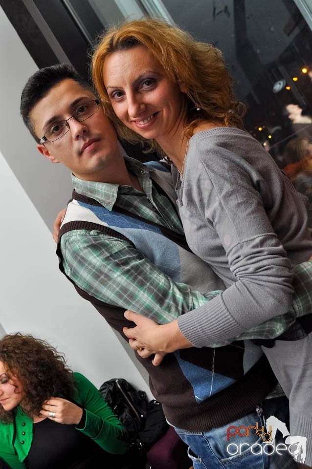 Dans şi distracţie în Blondy's Art Cafe, 