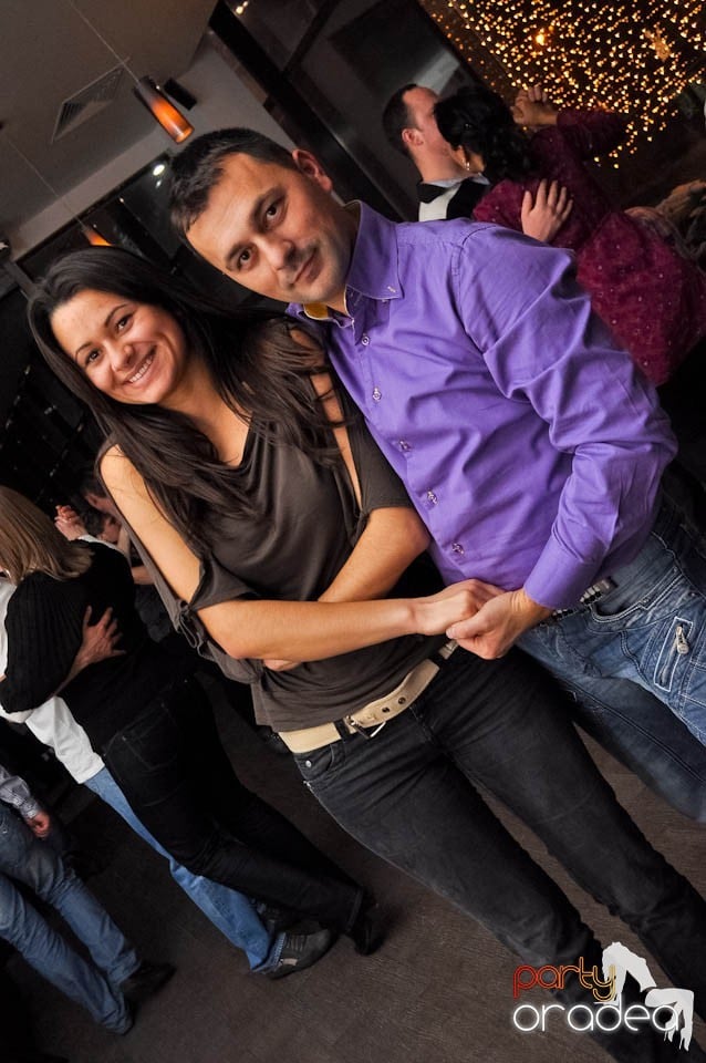 Dans şi distracţie în Blondy's Art Cafe, 