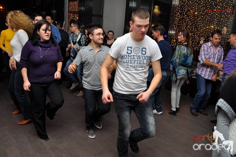 Dans şi distracţie în Blondy's Art Cafe, 