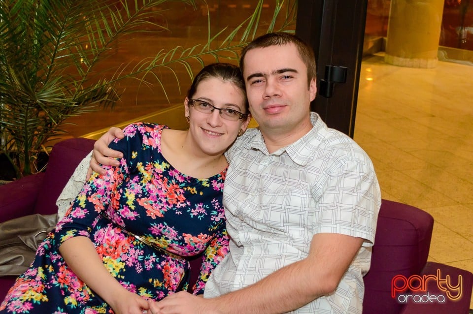 Dans şi distracţie în Blondy's Art Cafe, 