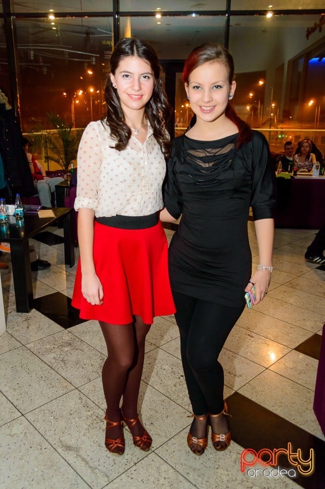 Dans şi distracţie în Blondy's Art Cafe, 