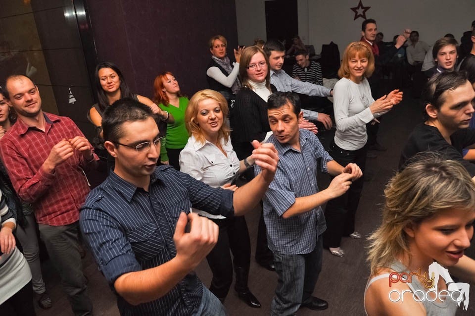 Dans şi distracţie în Blondy's Art Cafe, 