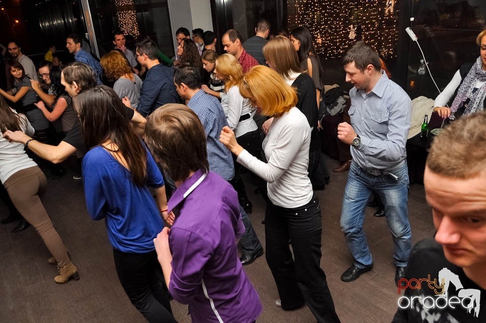 Dans şi distracţie în Blondy's Art Cafe, 