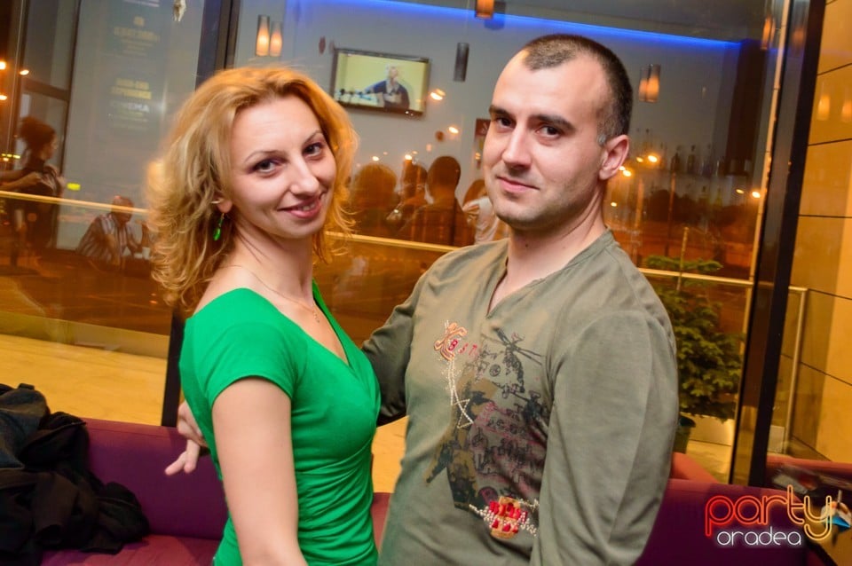 Dans şi distracţie în Blondy's Art Cafe, 