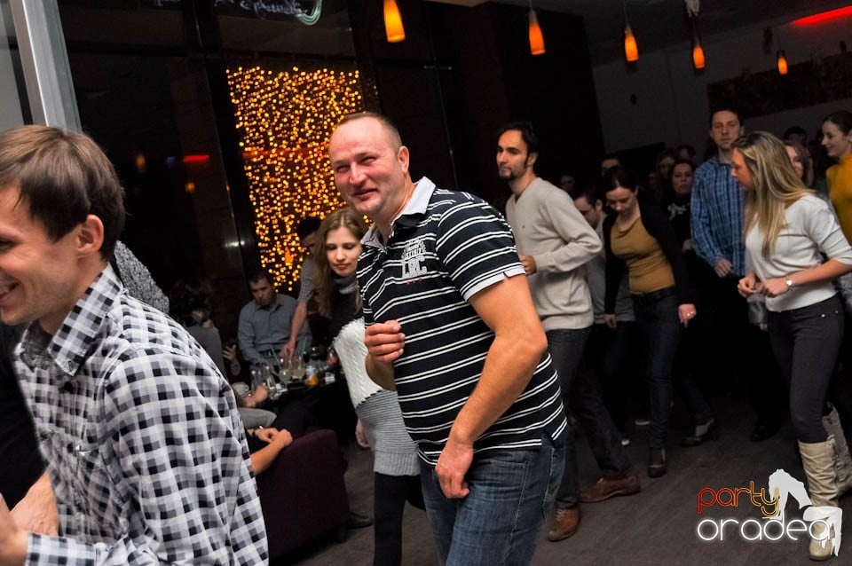 Dans şi distracţie în Blondy's Art Cafe, 