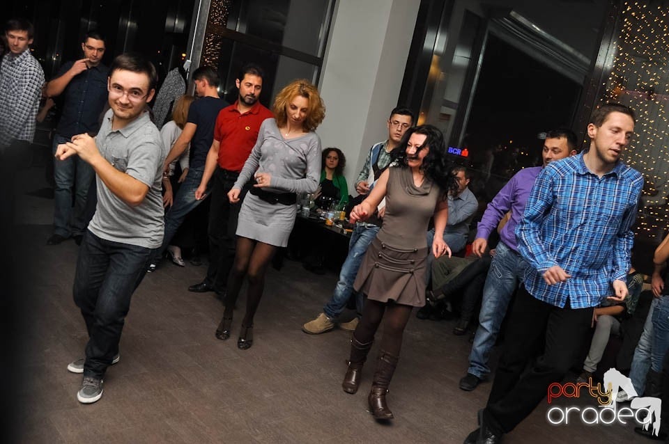 Dans şi distracţie în Blondy's Art Cafe, 