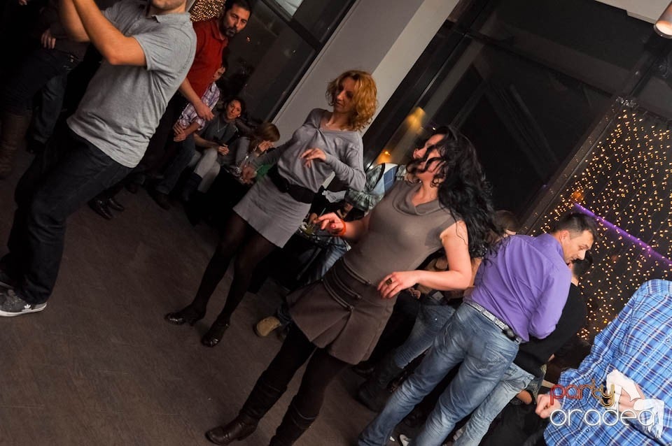 Dans şi distracţie în Blondy's Art Cafe, 