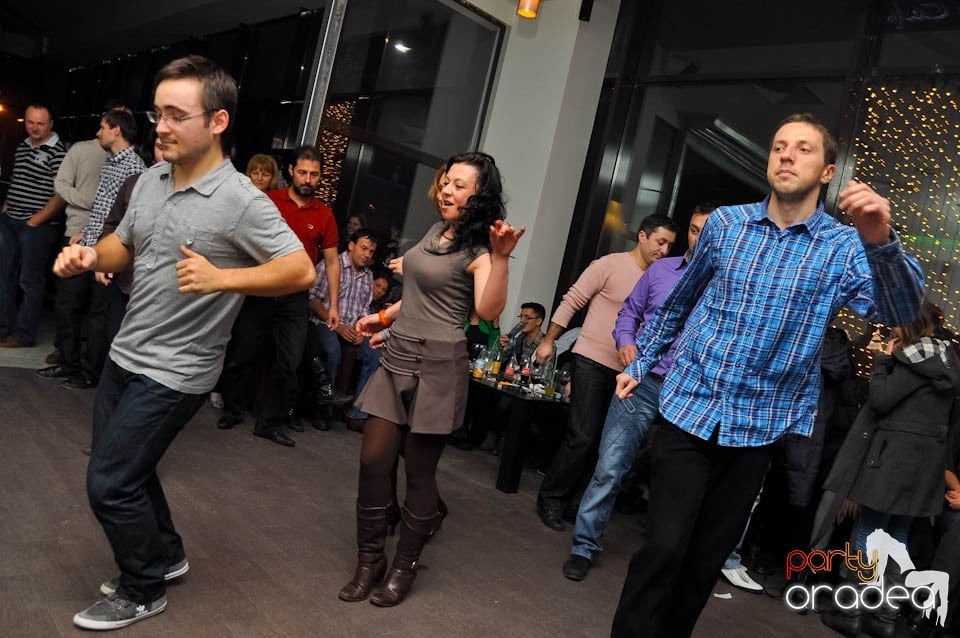 Dans şi distracţie în Blondy's Art Cafe, 