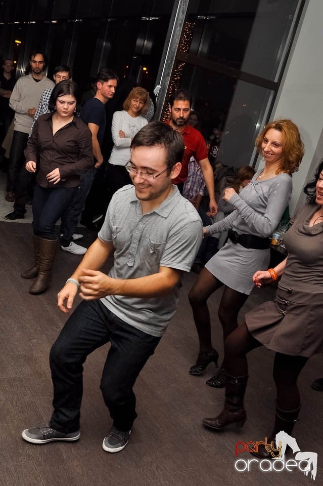 Dans şi distracţie în Blondy's Art Cafe, 