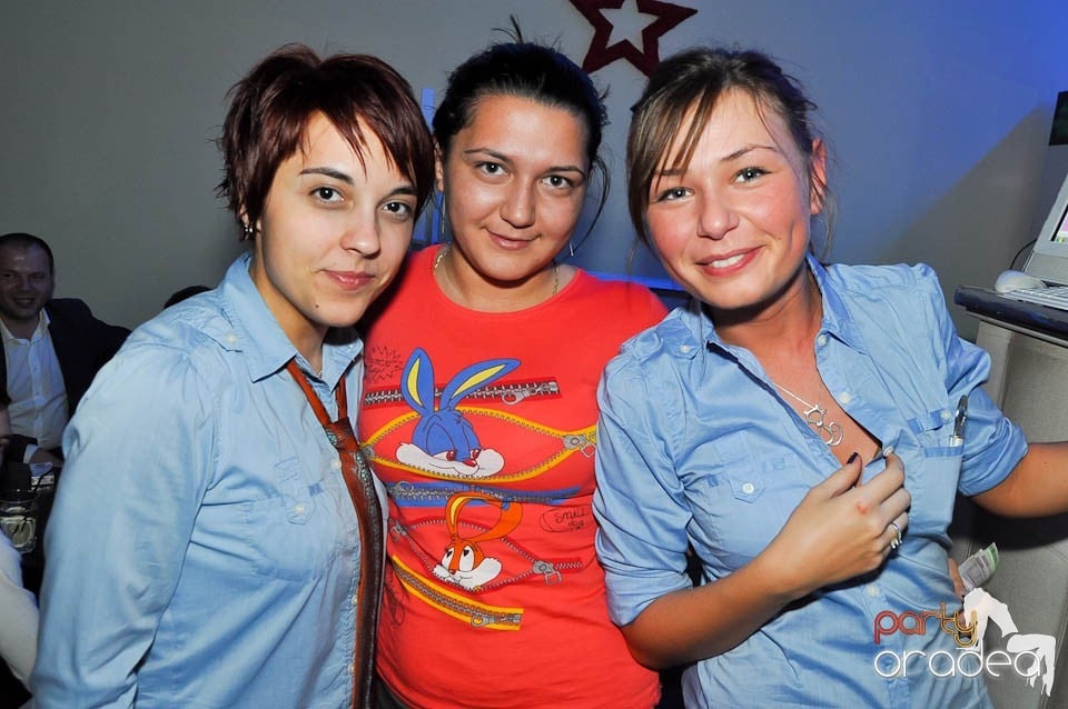 Dans şi distracţie în Blondy's, 