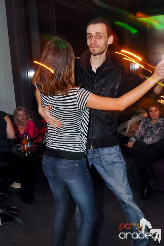 Dans şi distracţie în Blondy's,