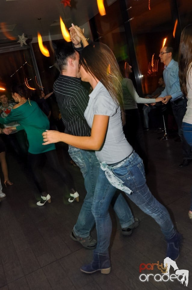 Dans şi distracţie în Blondy's,