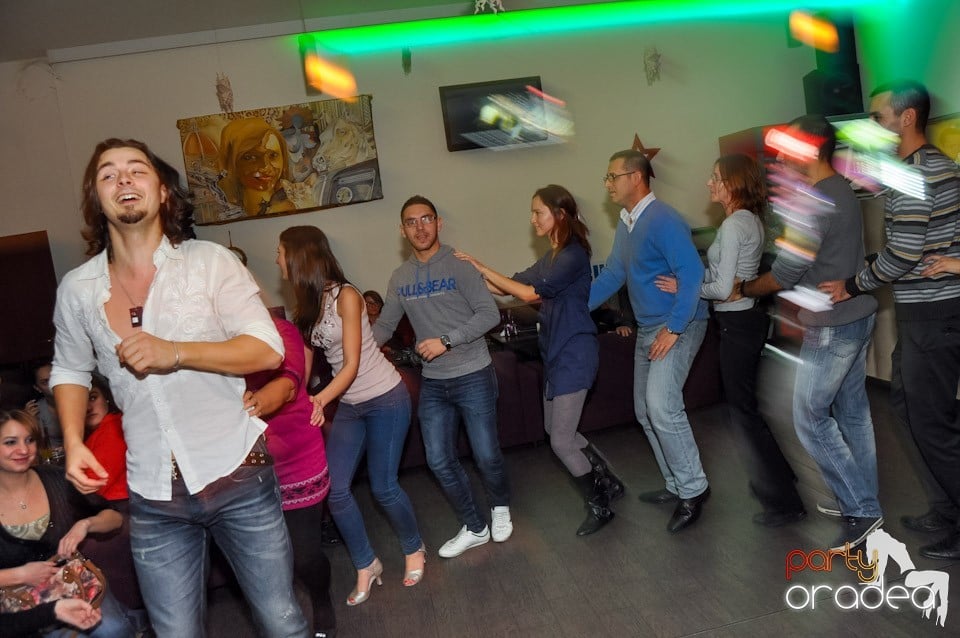 Dans şi distracţie în Blondy's,