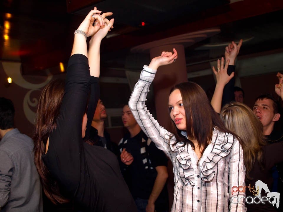 Dans şi distracţie în Chanson, 