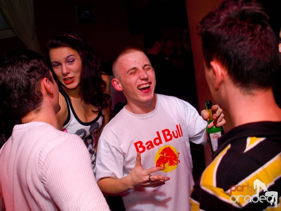 Dans şi distracţie în Chanson, 