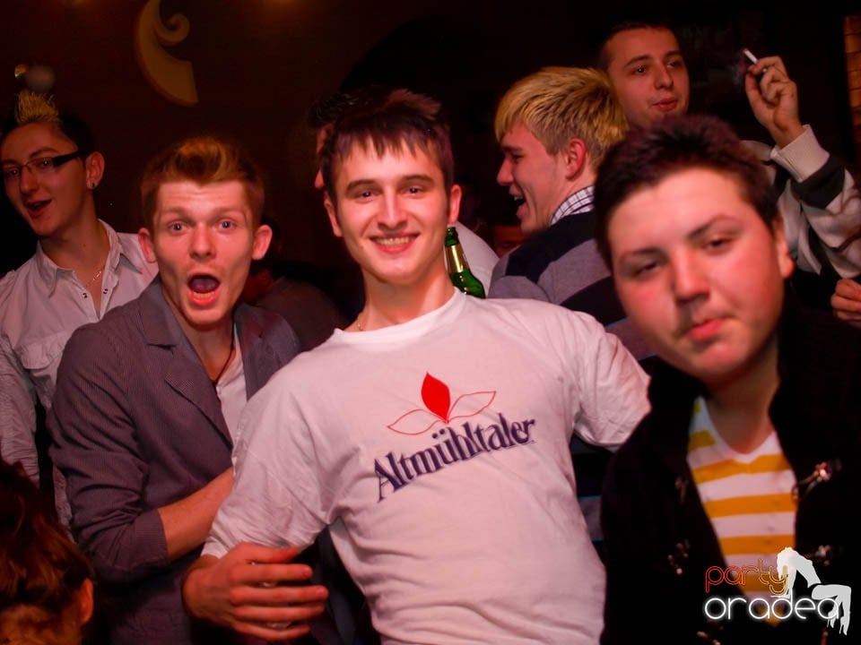 Dans şi distracţie în Chanson, 