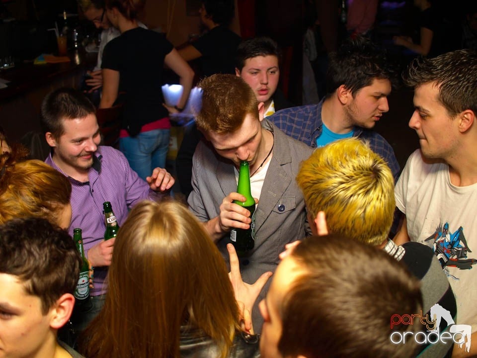 Dans şi distracţie în Chanson, 