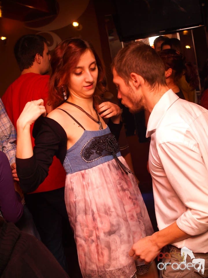 Dans şi distracţie în Chanson, 