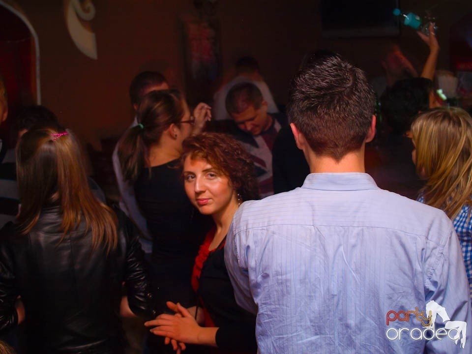 Dans şi distracţie în Chanson, 