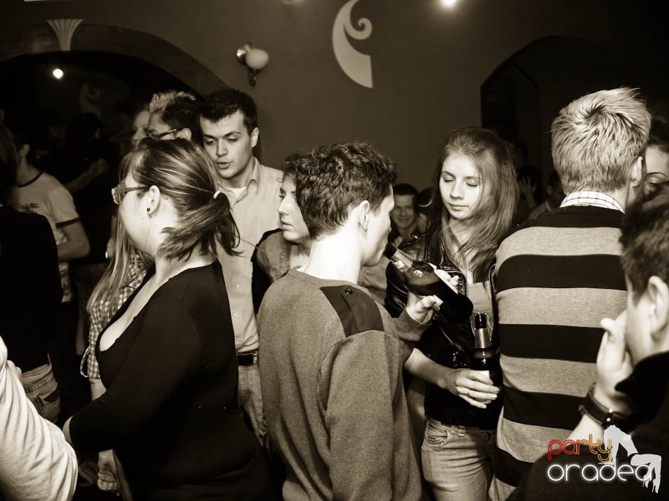 Dans şi distracţie în Chanson, 