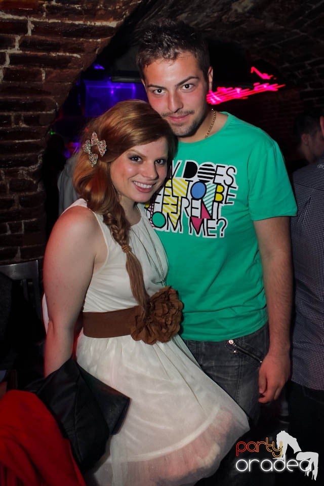 Dans şi distracţie în Club Escape,