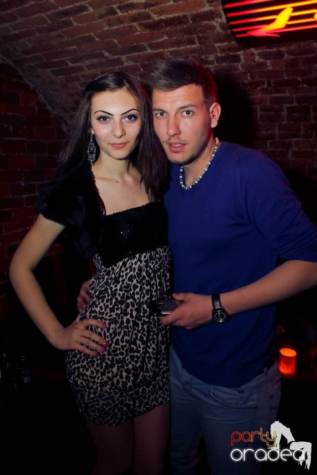 Dans şi distracţie în Club Escape,