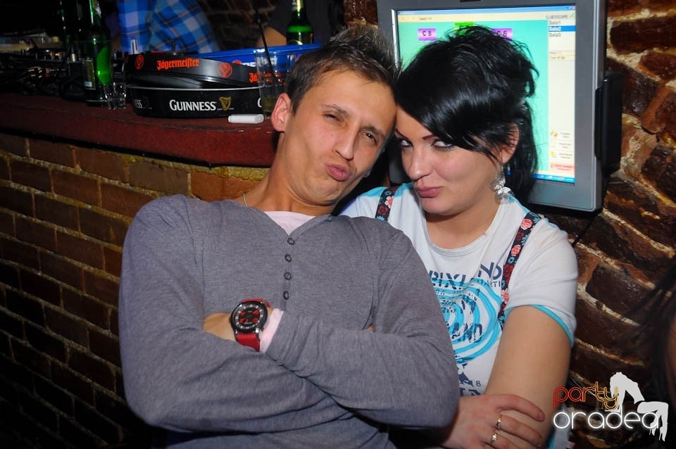 Dans şi distracţie în Club Escape,