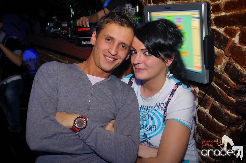 Dans şi distracţie în Club Escape,
