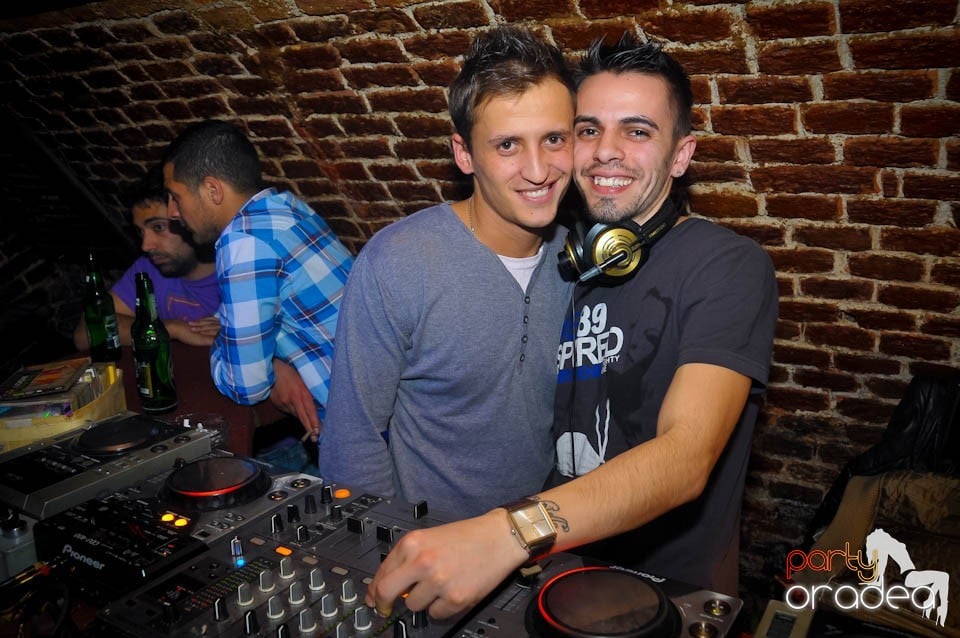 Dans şi distracţie în Club Escape,