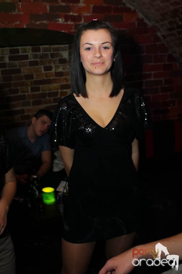 Dans şi distracţie în Club Escape,