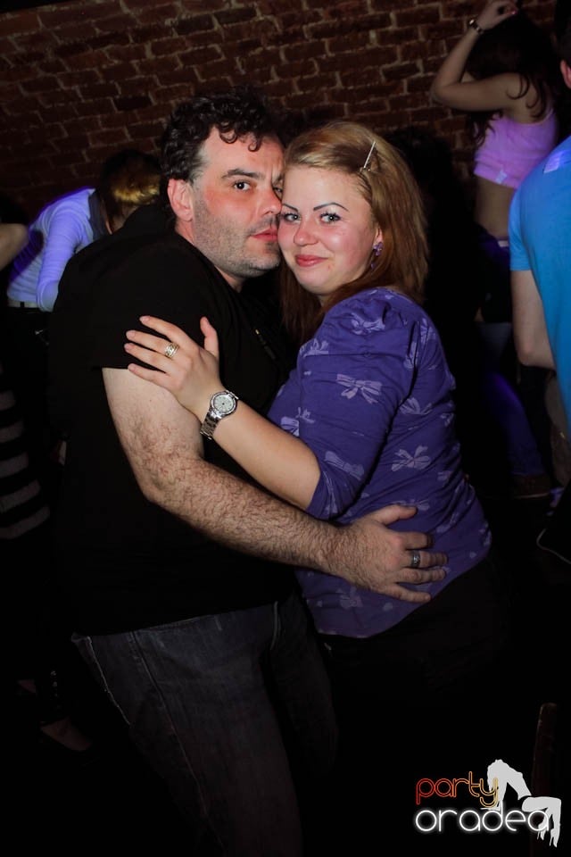 Dans şi distracţie în Club Escape,