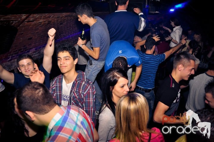 Dans şi distracţie în Escape,