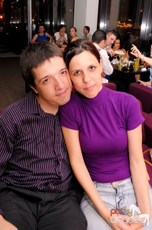 Dans şi karaoke în Blondy's Art Café, 