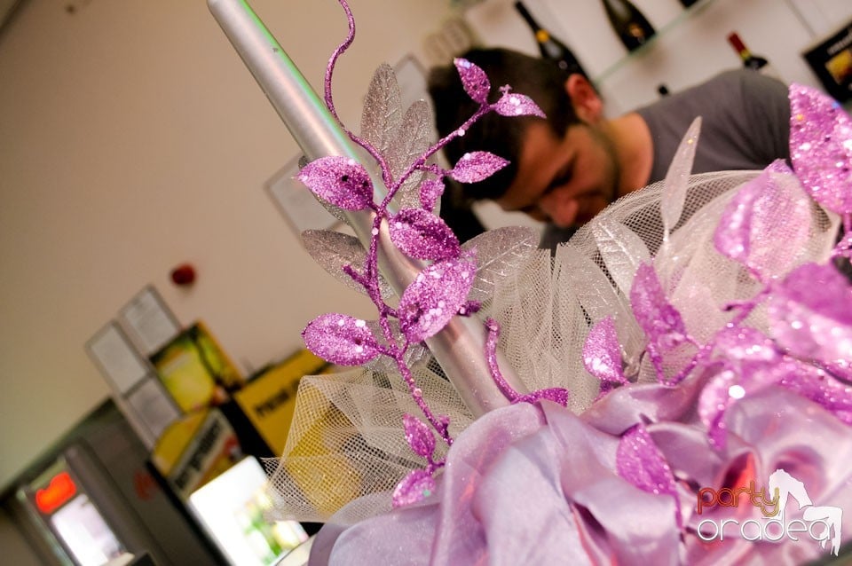 Dans şi karaoke în Blondy's Art Café, 